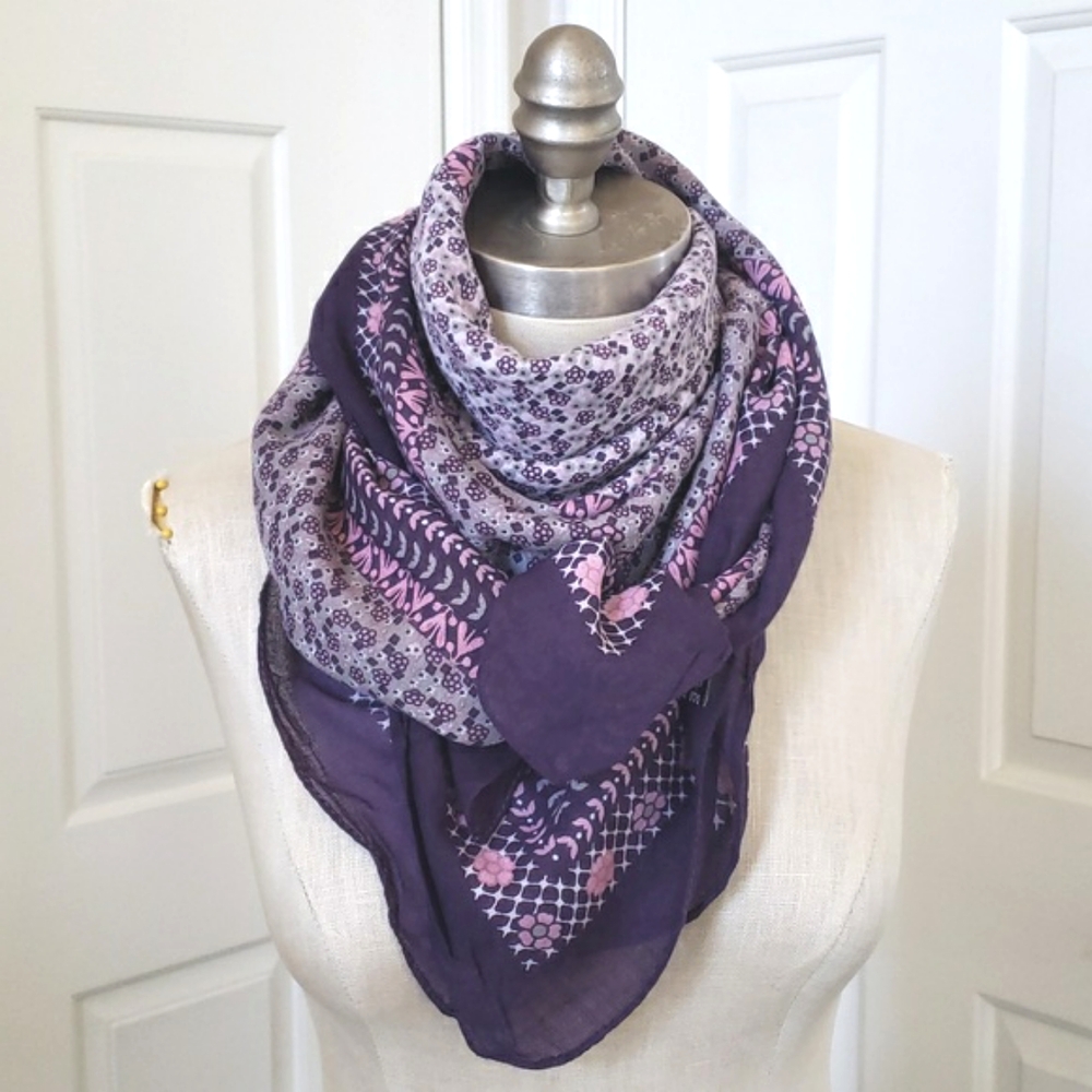 Vintage PASSIGATTI Italian Designer Scarf • Purple Pink Navy Floral Square Wrap - Picture 3 of 13